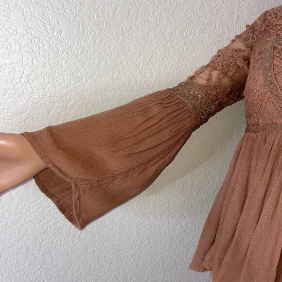 American Eagletop/blouse Brown Lace Blouse Fit & Flare XS flowy BOHO lace arm - Picture 7 of 9